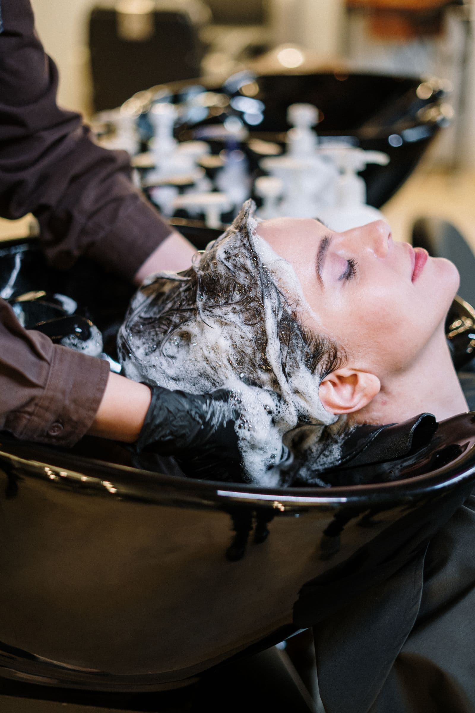 Cuidados com o couro cabeludo: a base do cabelo saudável